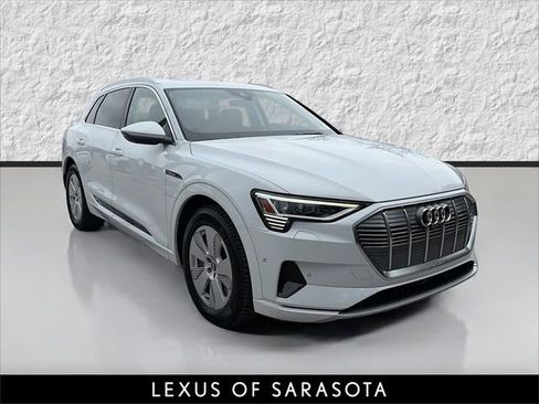 Used 2019 Audi e-tron Prestige image 1