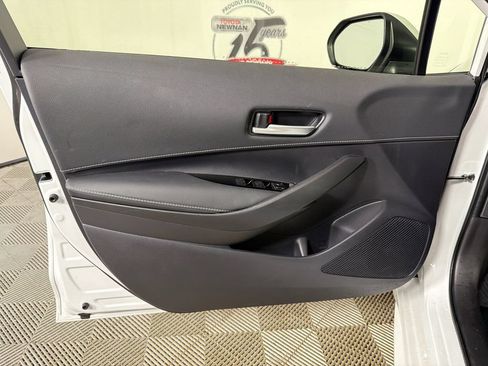 Used 2025 Toyota Corolla SE FWD image 10