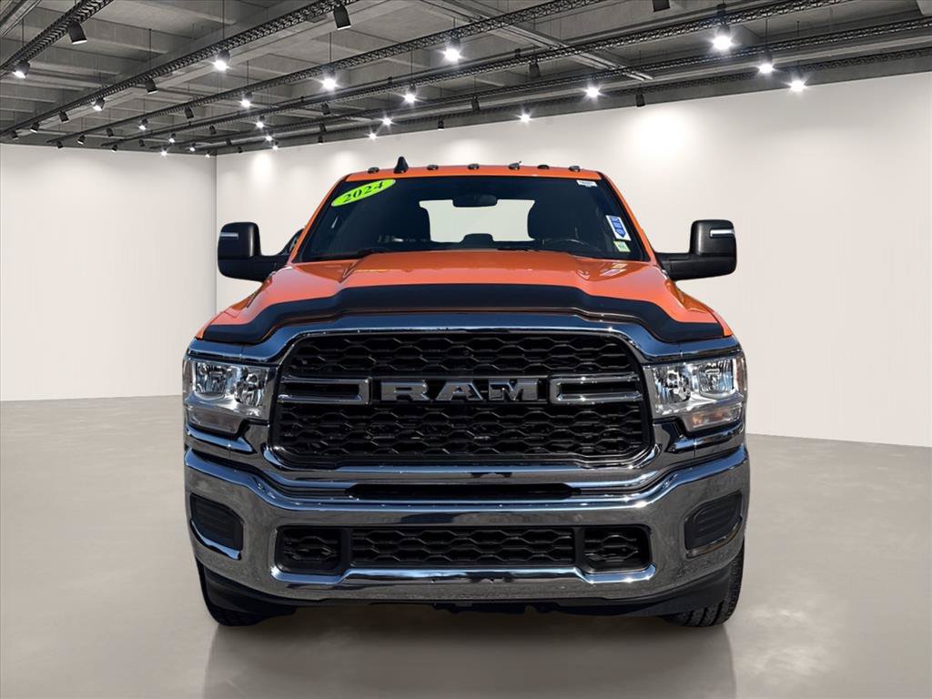 Used 2024 RAM 2500 Tradesman w/ Chrome Appearance Group AWD/4WD image 2