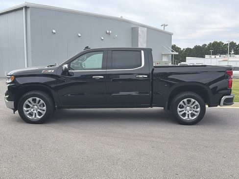 Used 2025 Chevrolet Silverado 1500 LTZ w/ LTZ Premium Package AWD/4WD image 18