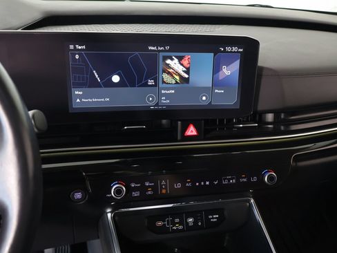 Used 2025 Kia Carnival SX Prestige FWD image 5