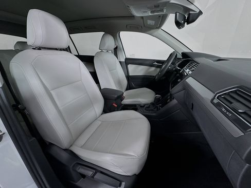 Used 2021 Volkswagen Tiguan SEL w/ 3rd Row Seat Package AWD/4WD image 29