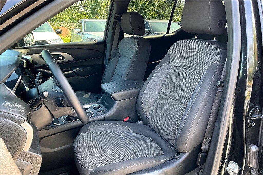 Used 2023 Chevrolet Traverse LT FWD image 34