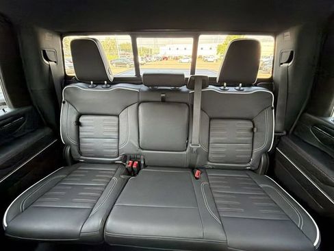Used 2026 GMC Sierra 2500 AT4X w/ LPO, Black Badging Package AWD/4WD image 16