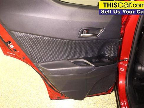 Used 2020 Toyota C-HR LE FWD image 33
