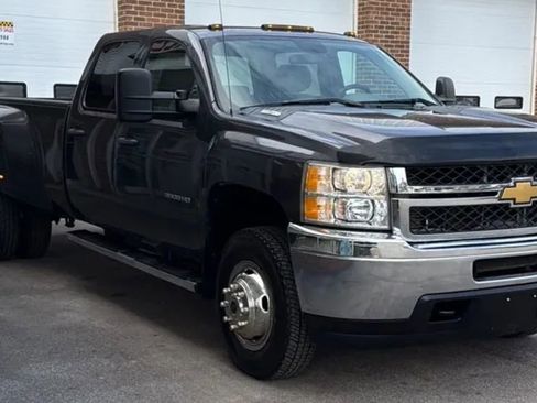 Used 2011 Chevrolet Silverado 3500 W/T image 4