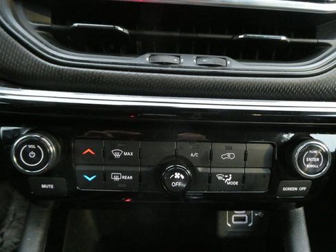 Used 2023 Jeep Compass Latitude AWD/4WD image 13