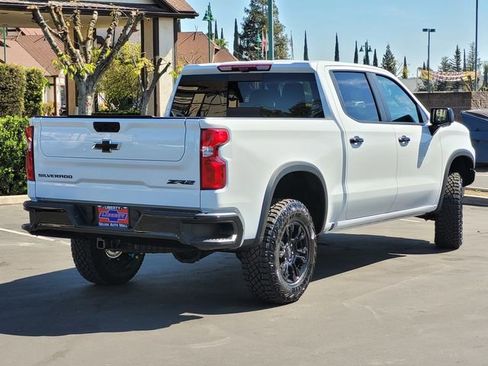 New 2026 Chevrolet Silverado 1500 ZR2 image 4