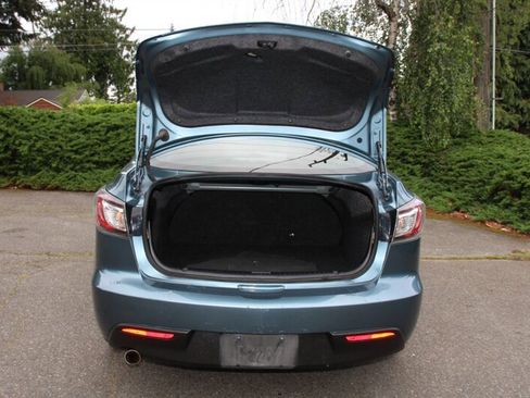 Used 2011 MAZDA MAZDA3 i Touring FWD image 16