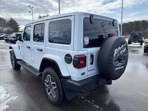 Certified 2025 Jeep Wrangler Sahara image 3