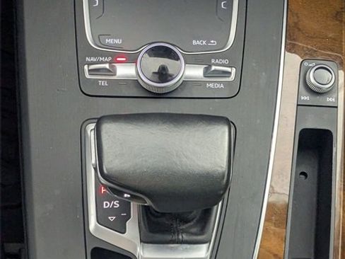 Used 2018 Audi Q5 2.0T Premium Plus w/ Premium Plus Package image 25