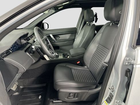 Certified 2025 Land Rover Discovery Sport Dynamic SE image 17