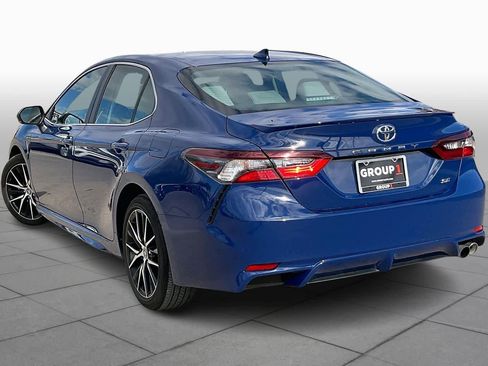 Used 2024 Toyota Camry SE image 11