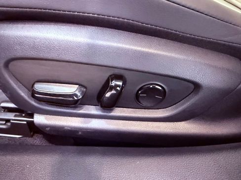 Certified 2025 Lexus ES 300h F Sport image 19