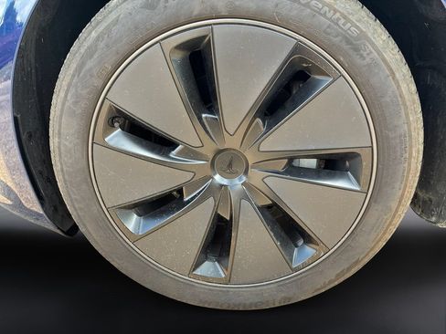 Used 2025 Tesla Model 3 Long Range RWD image 9