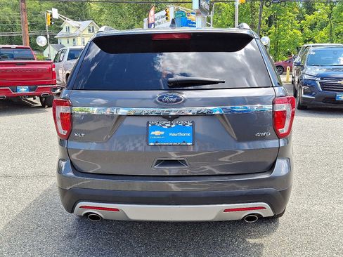 Used 2016 Ford Explorer XLT w/ Equipment Group 202A image 5