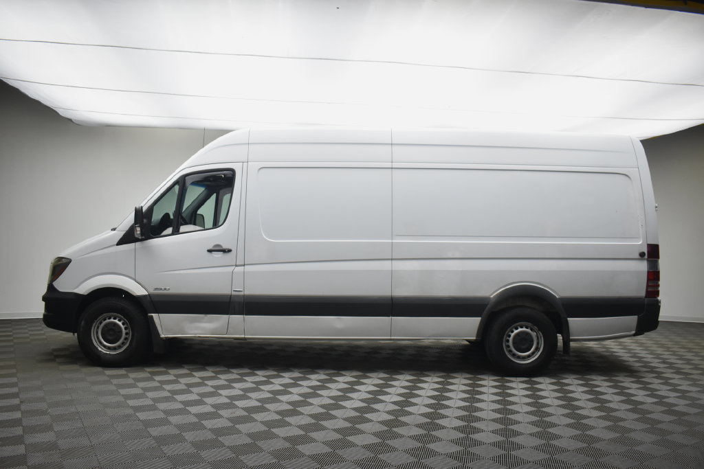 Used 2015 Mercedes-Benz Sprinter 2500 image 10