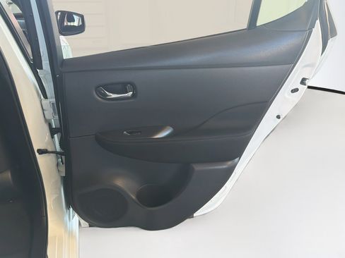 Used 2025 Nissan Leaf S FWD image 28