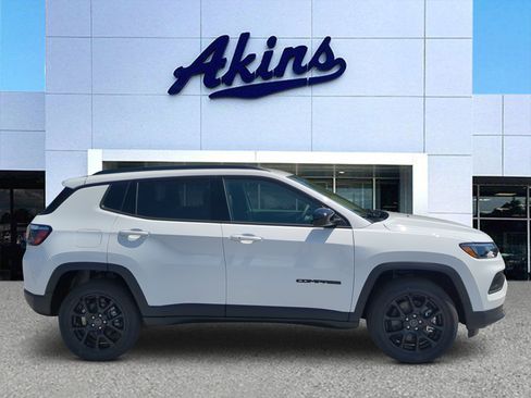 New 2026 Jeep Compass Latitude AWD/4WD image 1