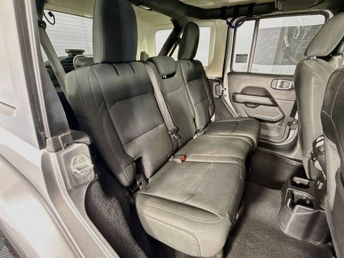 Used 2021 Jeep Wrangler Unlimited Sahara AWD/4WD image 30