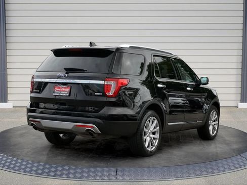 Used 2017 Ford Explorer Limited w/ Equipment Group 303A AWD/4WD image 7