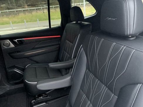 Used 2026 Buick Enclave Avenir w/ Super Cruise Package image 8