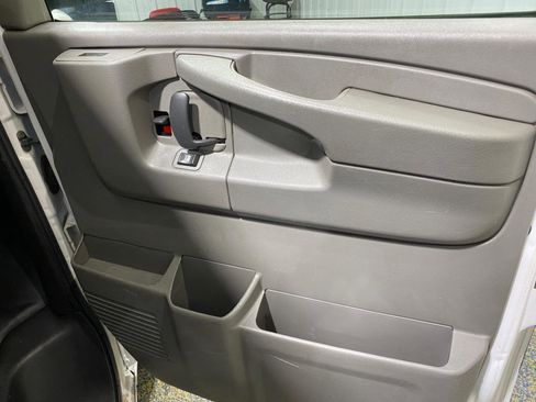 Used 2013 Chevrolet Express 1500 RWD image 15