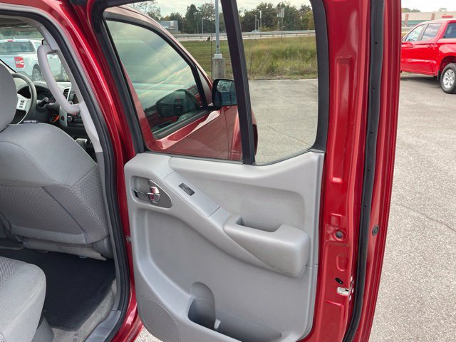 Used 2015 Nissan Frontier SV w/ SV Value Truck Package RWD image 41