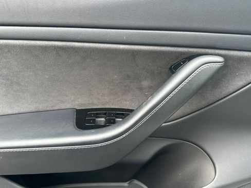 Used 2019 Tesla Model 3 Standard Range Plus image 12