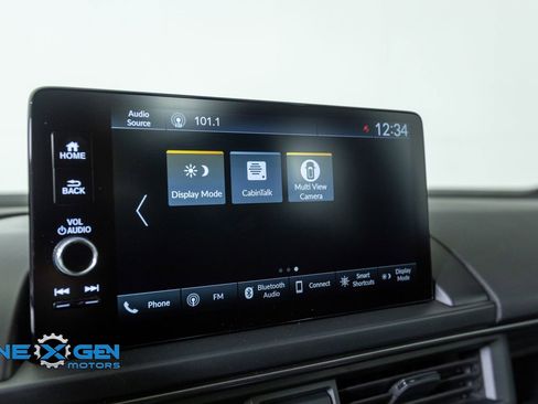 Used 2025 Honda Pilot TrailSport image 19