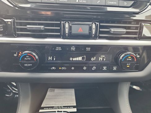 New 2025 Nissan Pathfinder SV image 16