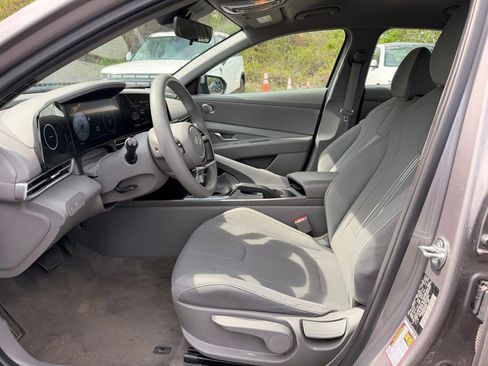 Used 2024 Hyundai Elantra SEL FWD image 11
