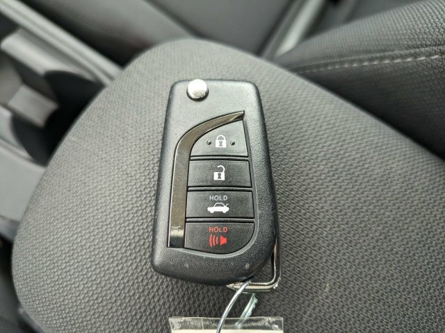 Used 2025 Toyota Corolla LE FWD image 27