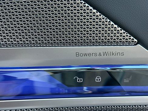 Used 2023 BMW 740i image 19