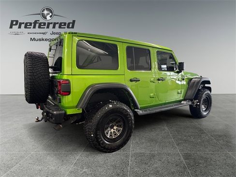 Used 2018 Jeep Wrangler Unlimited Sahara w/ Uconnect 4C Nav & Sound Group image 17
