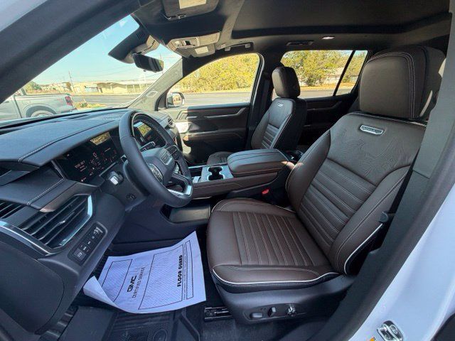 New 2027 GMC Acadia Denali Ultimate w/ LPO, Floor Liner Package AWD/4WD image 5