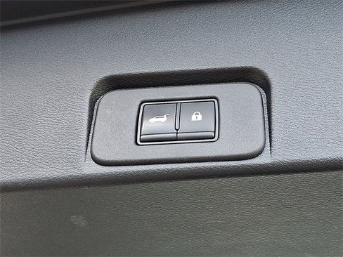 Certified 2022 Nissan Rogue SL w/ SL Premium Package image 31