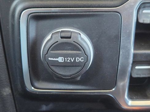 Used 2021 Jeep Wrangler Unlimited Sahara AWD/4WD image 29