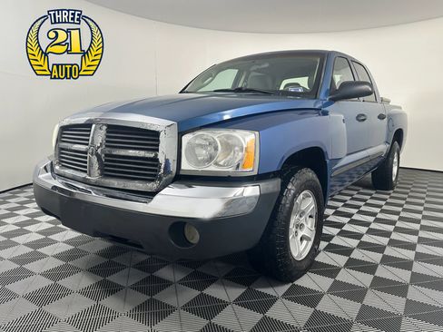 Used 2005 Dodge Dakota SLT image 1