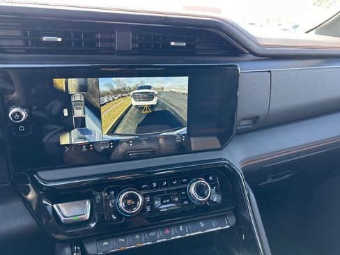 Used 2025 GMC Sierra 1500 AT4 image 8