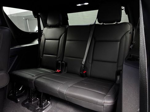 Used 2024 Chevrolet Tahoe High Country image 9