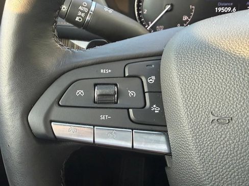 Used 2022 Cadillac XT4 Premium Luxury w/ Enhanced Visibility Package FWD image 30