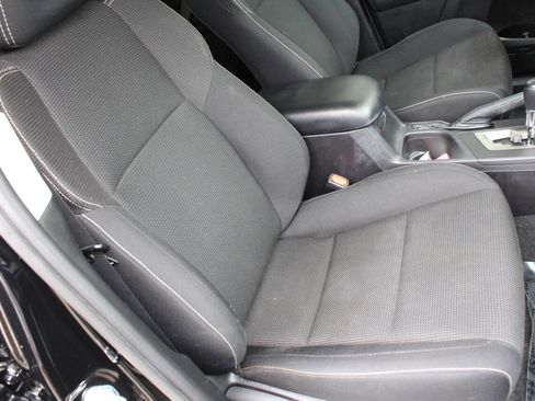 Used 2017 Toyota RAV4 XLE AWD/4WD image 17