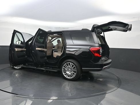 Used 2023 Ford Expedition Limited AWD/4WD image 41