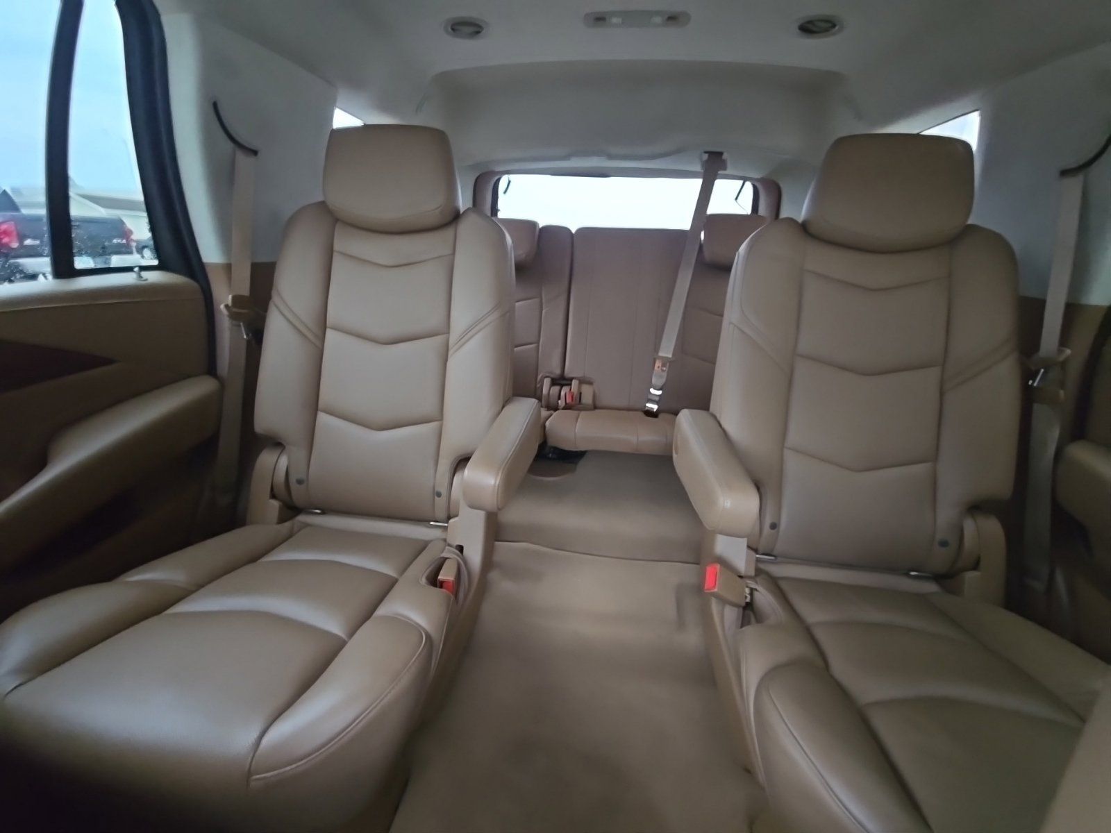 Used 2016 Cadillac Escalade Platinum AWD/4WD image 32