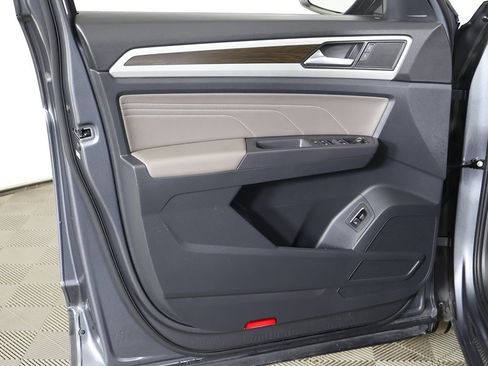 Used 2021 Volkswagen Atlas SE image 22