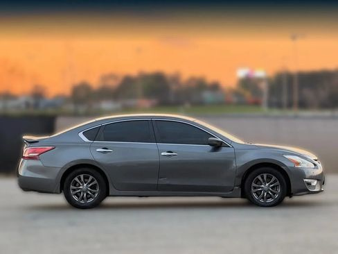 Used 2015 Nissan Altima 2.5 S w/ Special Edition Package FWD image 7