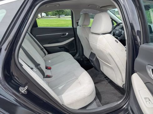 Used 2023 Hyundai Sonata SE w/ Preferred Accessory Package FWD image 23