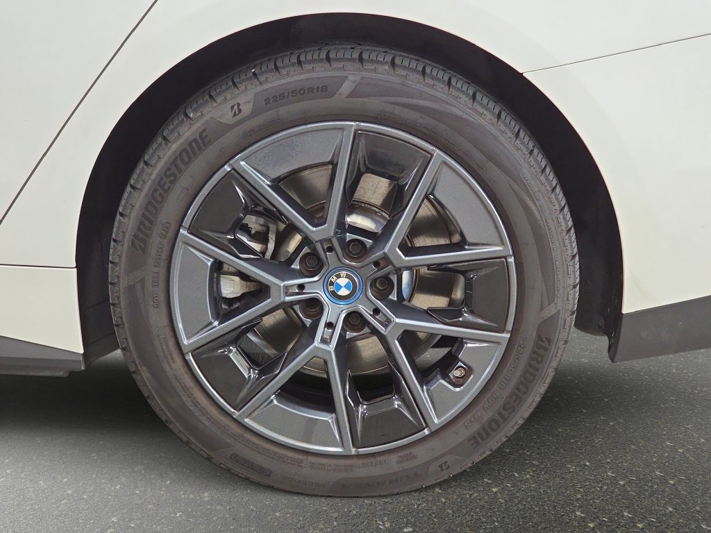 Used 2023 BMW i4 eDrive35 w/ Premium Package RWD image 32