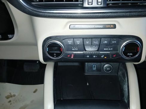 Used 2020 Ford Escape Titanium AWD/4WD image 27